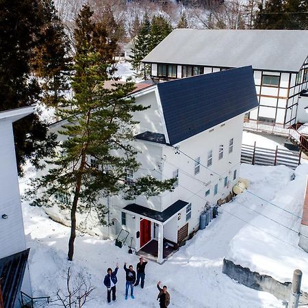 Red Door Lodge Hakuba Exterior photo