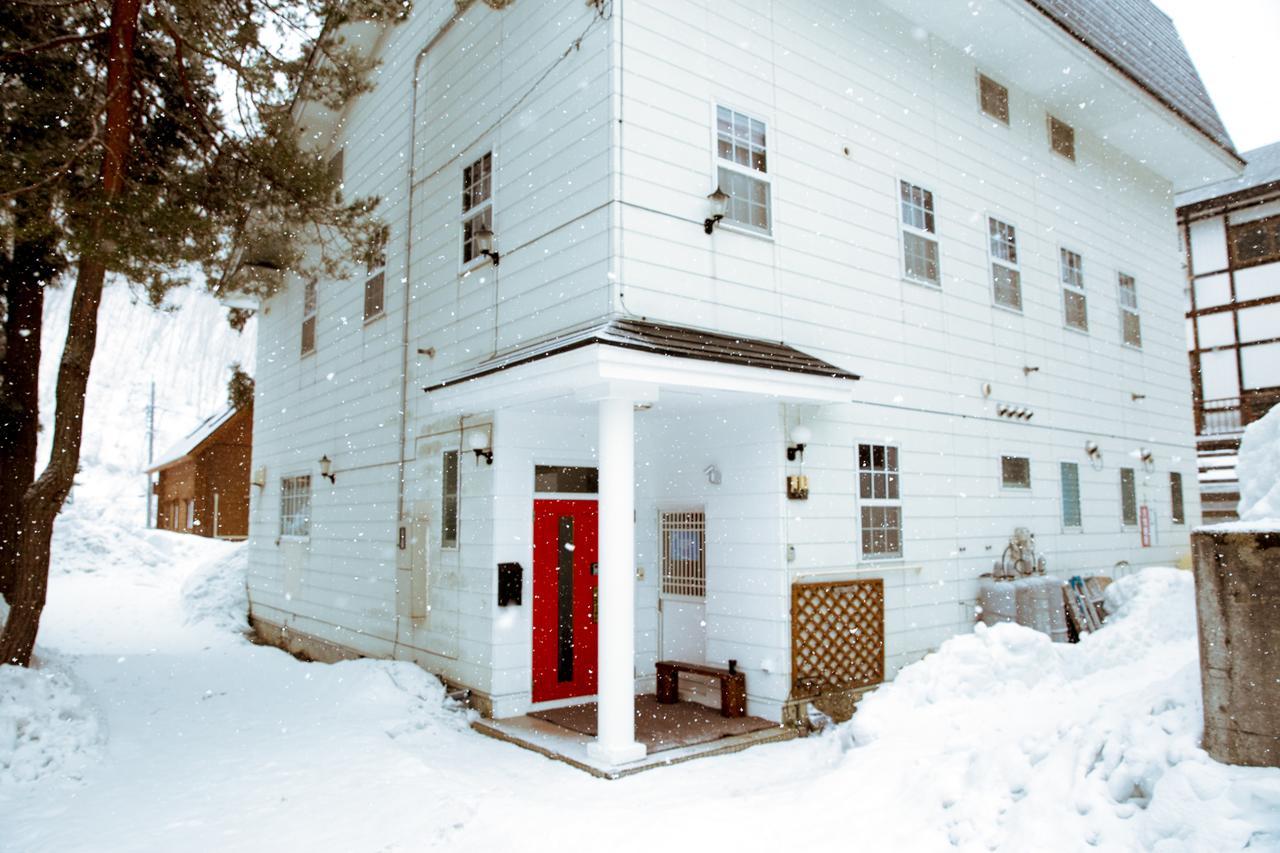 Red Door Lodge Hakuba Exterior photo