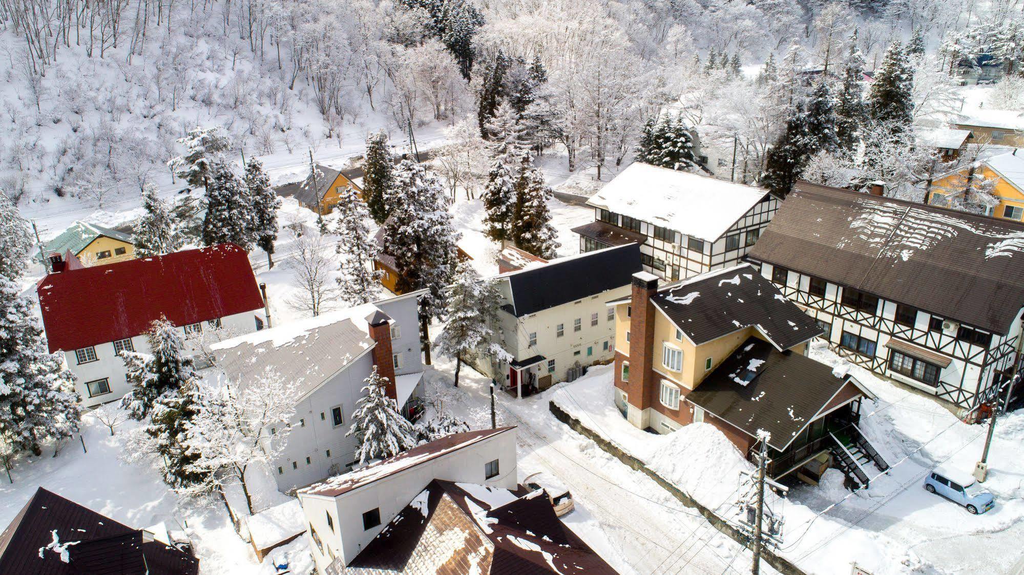 Red Door Lodge Hakuba Exterior photo