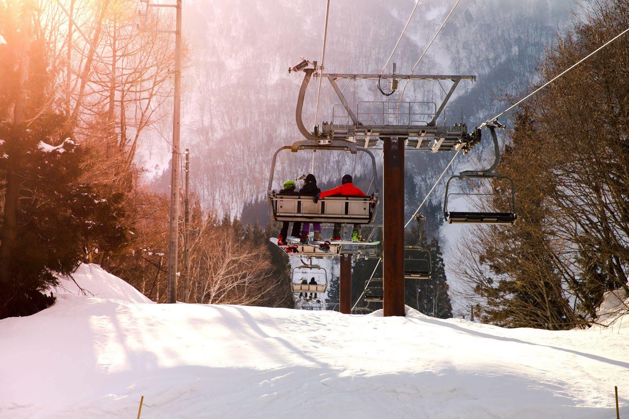 Red Door Lodge Hakuba Exterior photo