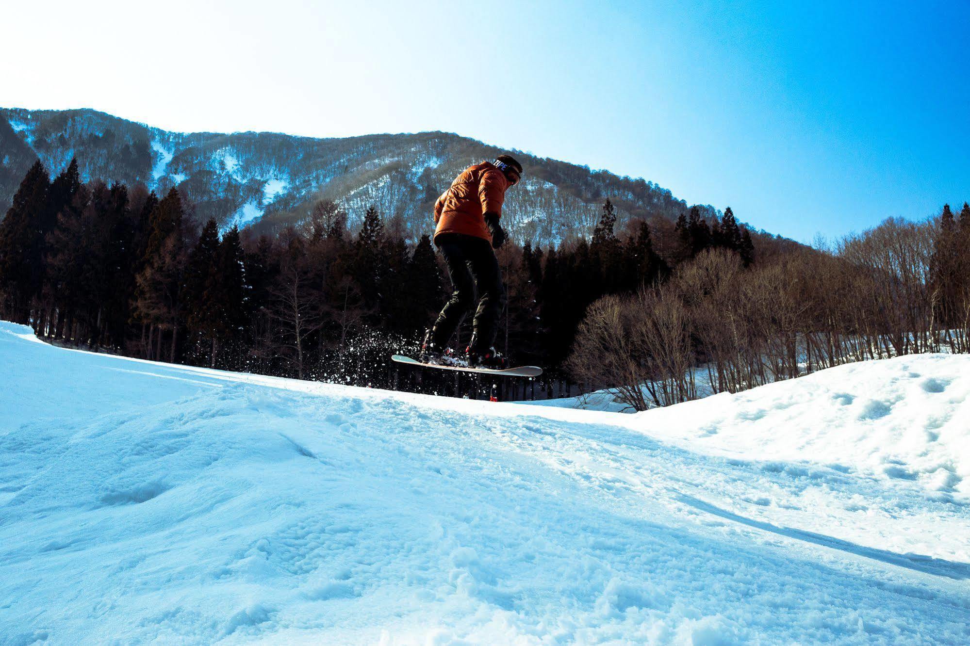 Red Door Lodge Hakuba Exterior photo