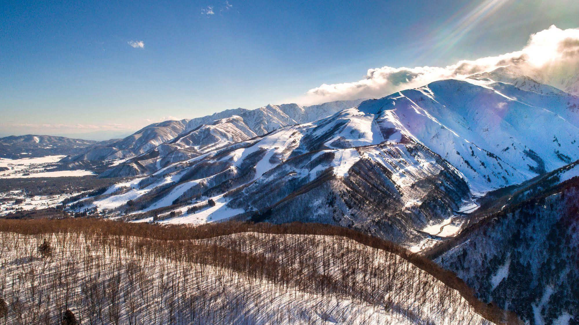 Red Door Lodge Hakuba Exterior photo