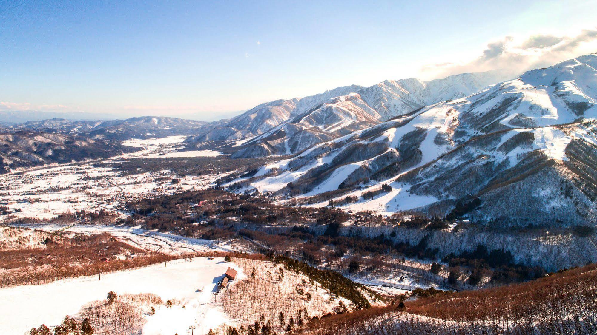 Red Door Lodge Hakuba Exterior photo